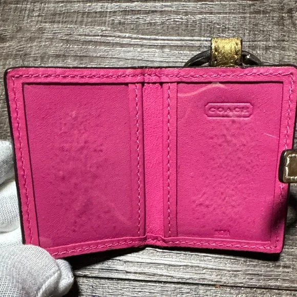 Coach Gold Glitter Photobook Charm Y2K - Picture 5 of 9